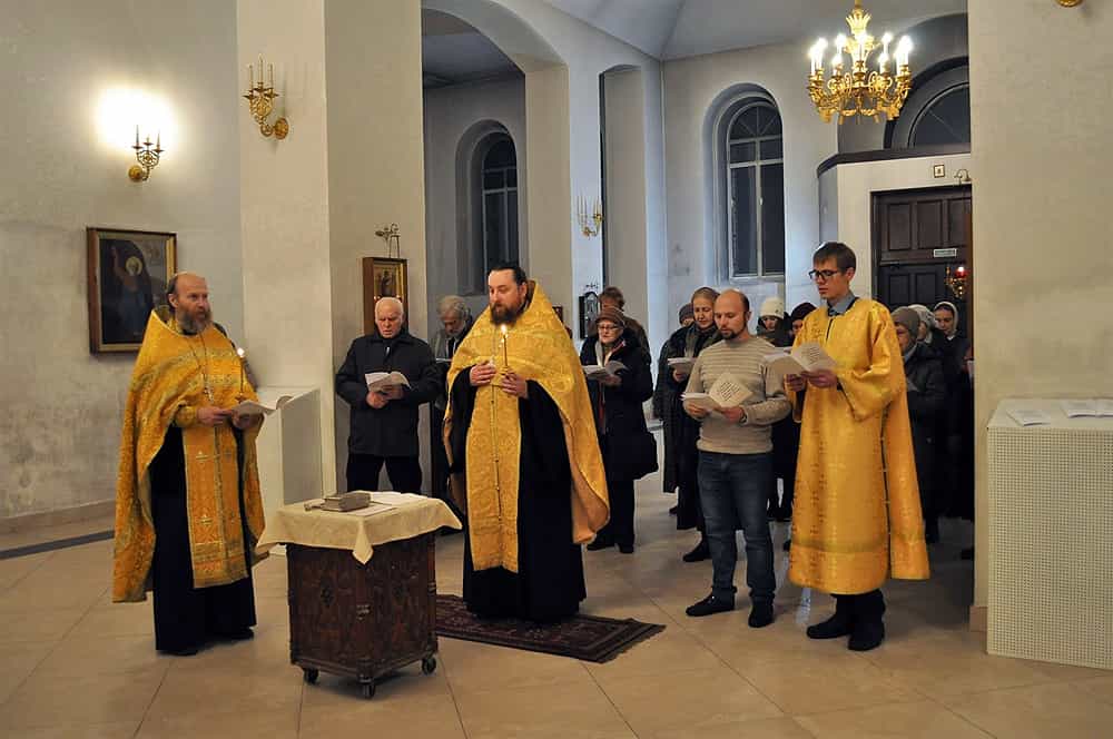 Молебен с акафистом в храме в честь иконы Божией Матери «Всех скорбящих Радость» теперь совершается по четвергам