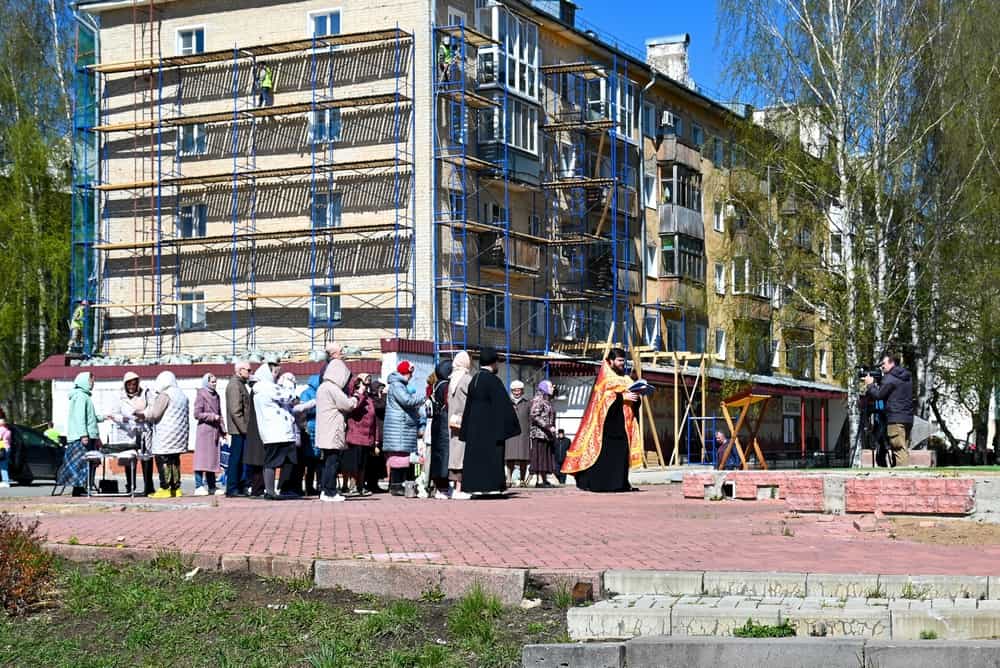 Молебны на месте строительства храма в честь Феодоровской иконы Божией Матери