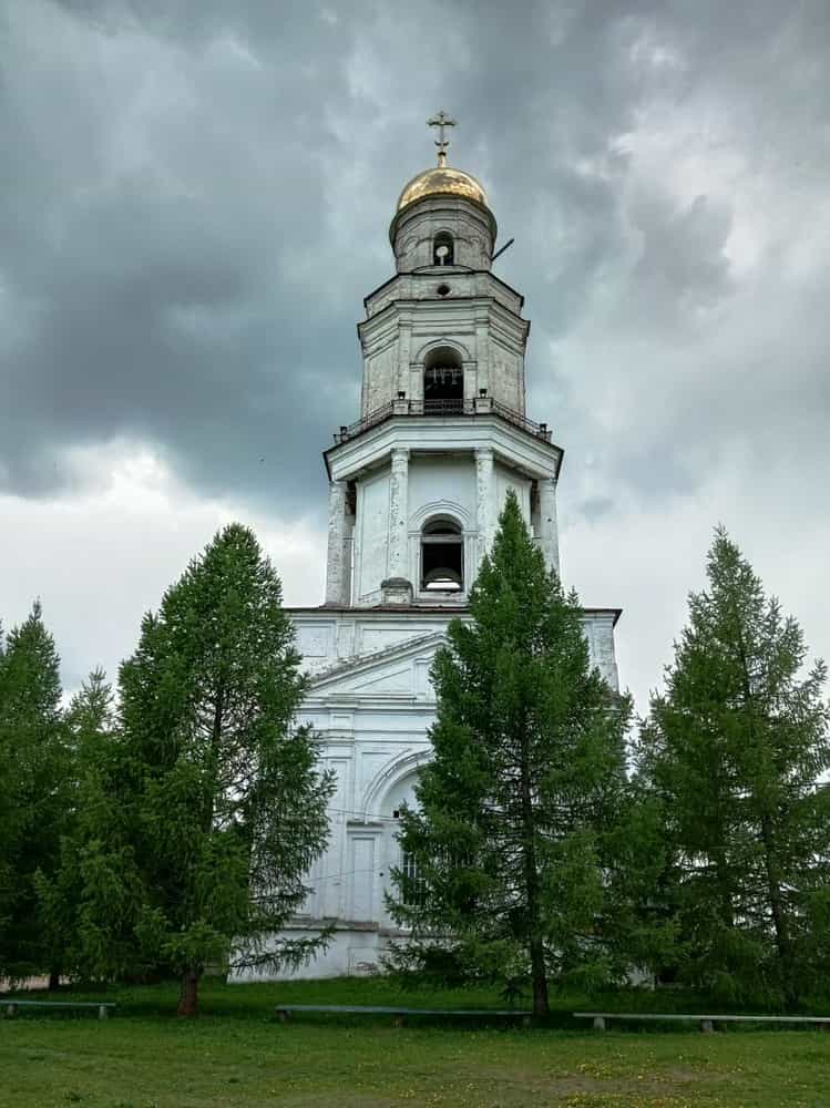 Престольный праздник Никольского храма в Великорецком подворье Трифонова монастыря