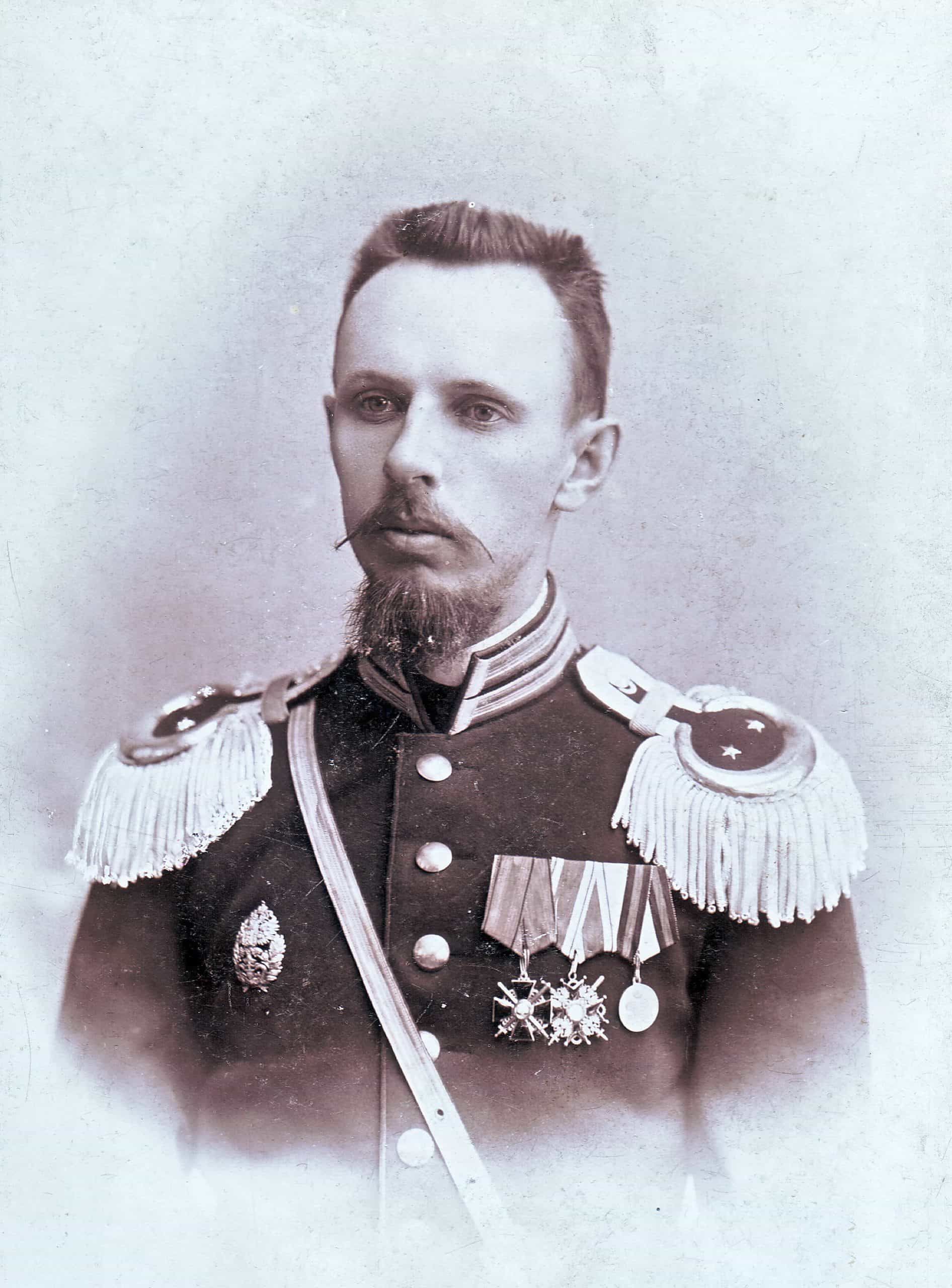 Из рода священнослужителей