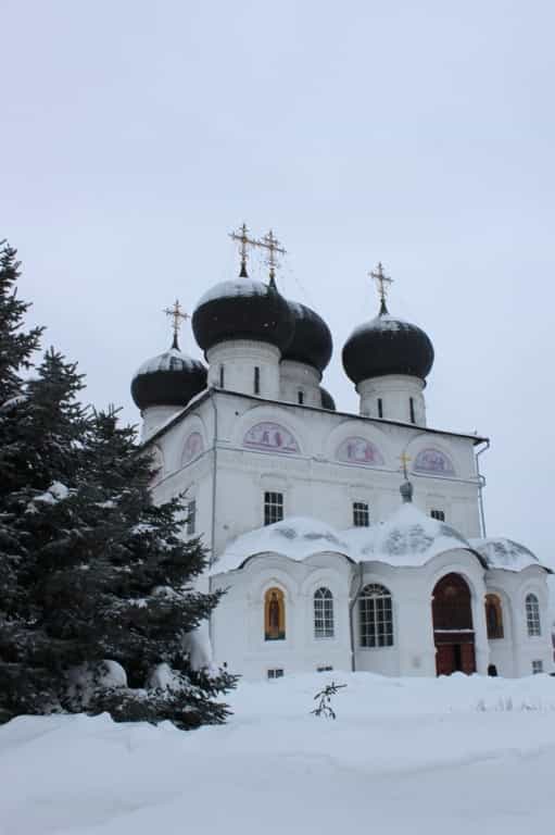 В Успенском соборе Трифонова монастыря совершен молебен блаженной Ксении Петербургской в день памяти святой