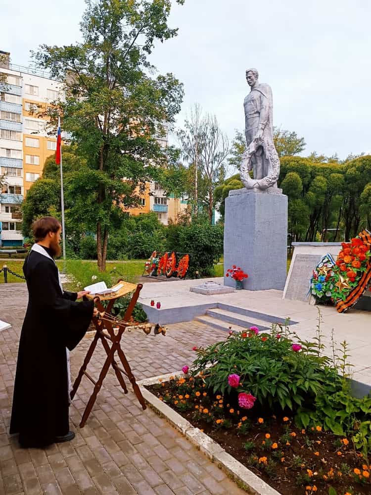 Лития по погибшим солдатам и мирным жителям
