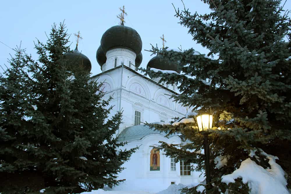Великое повечерие с чтением покаянного канона преподобного Андрея Критского в Свято-Успенском кафедральном соборе