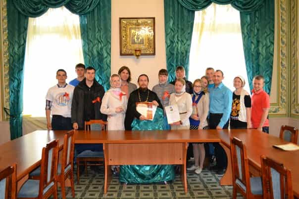 В Серафимовском соборе состоялось торжественное награждение почетными грамотами активистов Вятского фонда Александра Невского