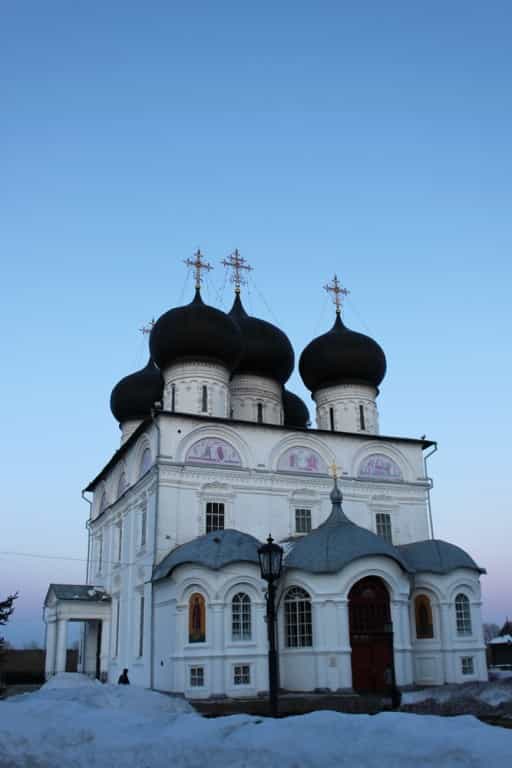 Чтение 12-ти Страстных Евангелий в Успенском кафедральном соборе города Кирова