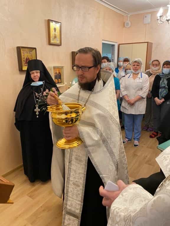 В Железнодорожной больнице города Кирова освящена молельная комната