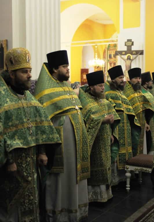 В день памяти преподобного Матфея Яранского митрополит Марк возглавил Божественную литургию в Троицком соборе г. Яранска