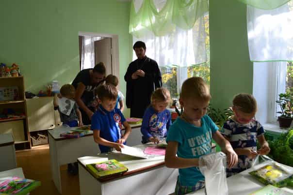 Студенты ВДУ помогают малышам найти «дорогу к храму»