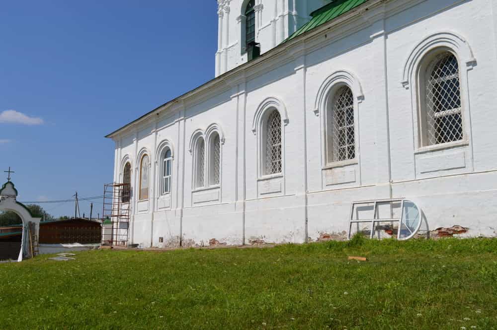 Завершился очередной этап работ по благоукрашению Троицкого храма села Быстрица