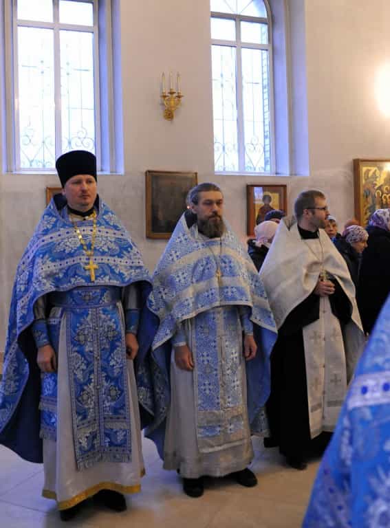 Митрополит Вятский и Слободской Марк возглавил Божественную литургию в престольный праздник храма в честь иконы Божией Матери «Всех скорбящих Радость» г. Кирова