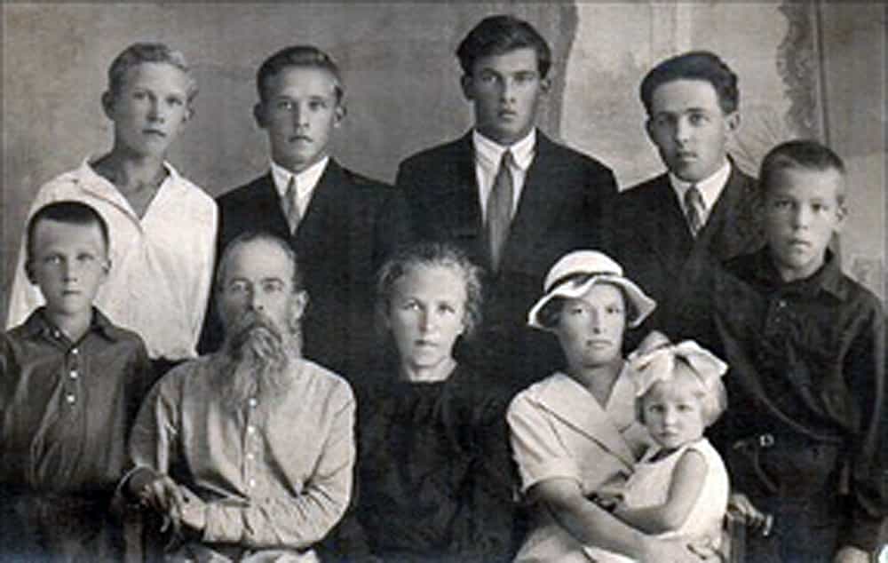 О судьбе вятской семьи Домрачевых из древнего рода священнослужителей