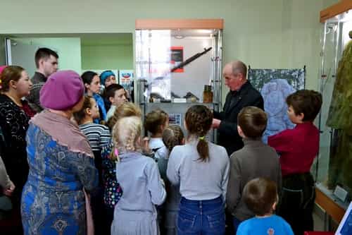 В рамках празднования 70-летия Победы в Великой Отечественной войне учащиеся Воскресной школы храма святых мучениц Веры, Надежды, Любови и матери их Софии посетили музей Воинской славы