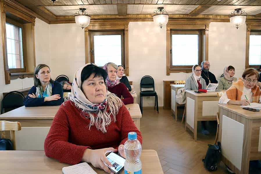 Круглый стол: «Отцы и дети. Память и духовный опыт поколений»