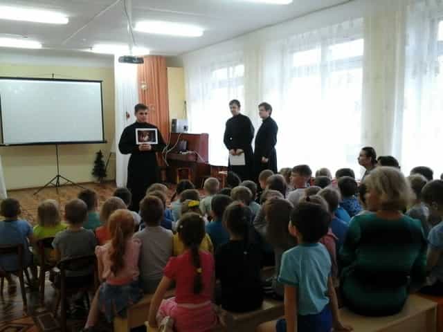 Студенты Вятского Духовного училища продолжают практическое изучение учебной дисциплины «Православная педагогика»