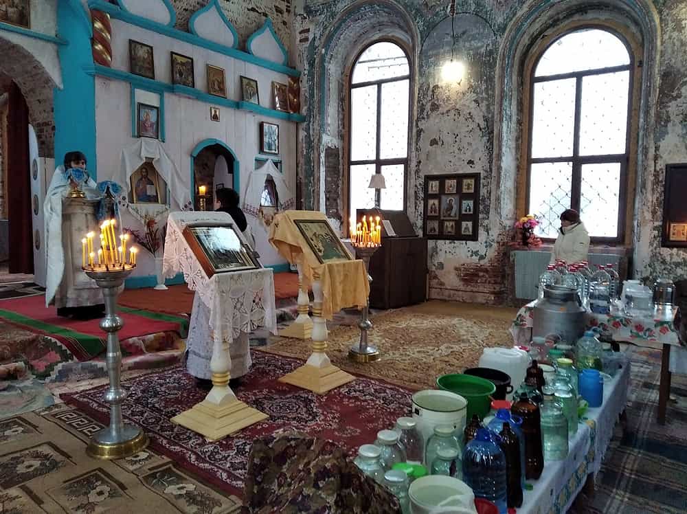 Божественная литургия и Чин Великого освящения воды в храме Владимирской иконы Божией Матери села Илгань