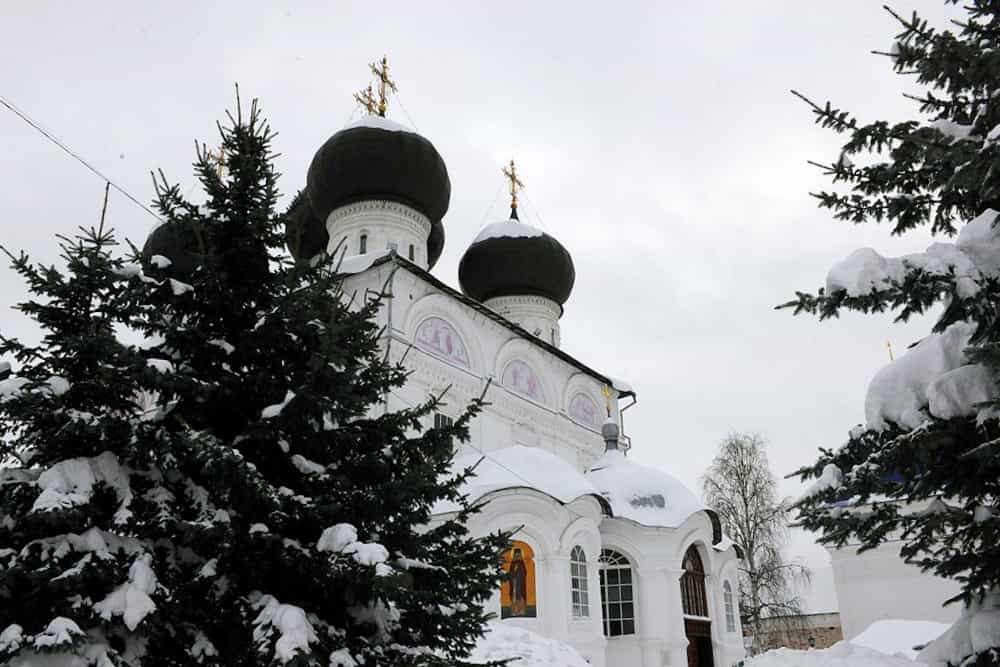 В праздник Сретения Господня митрополит Вятский и Слободской Марк совершил Литургию в Успенском кафедральном соборе в Кирове