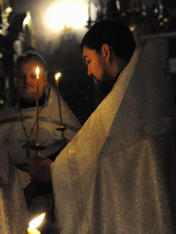 Торжественное богослужение в праздник Светлого Христова Воскресения в Успенском кафедральном соборе города Кирова