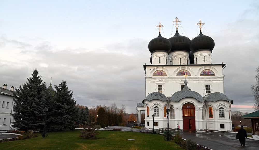 Торжественное богослужение в Свято-Успенском кафедральном соборе
