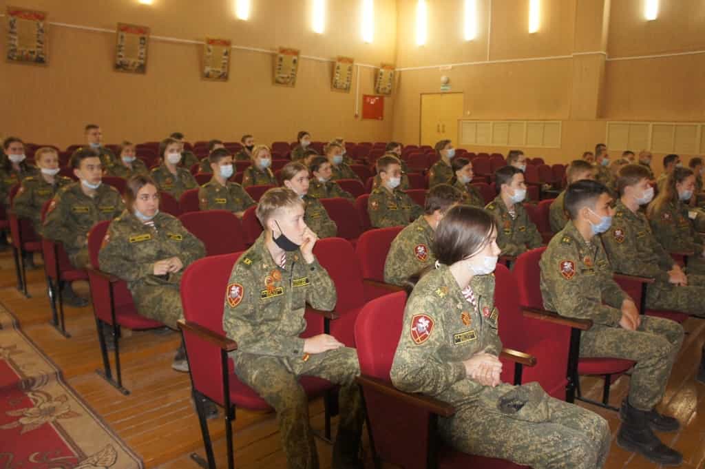 Заместитель руководителя епархиального воинского отдела принял участие в военных сборах со старшеклассниками