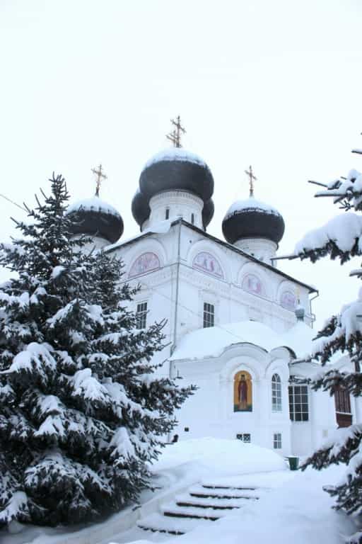 В Успенском соборе Трифонова монастыря совершен молебен святому Спиридону Тримифунтскому в день памяти святого