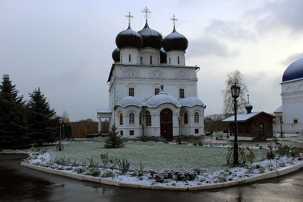 Божественная литургия в День памяти преподобного Трифона Вятского