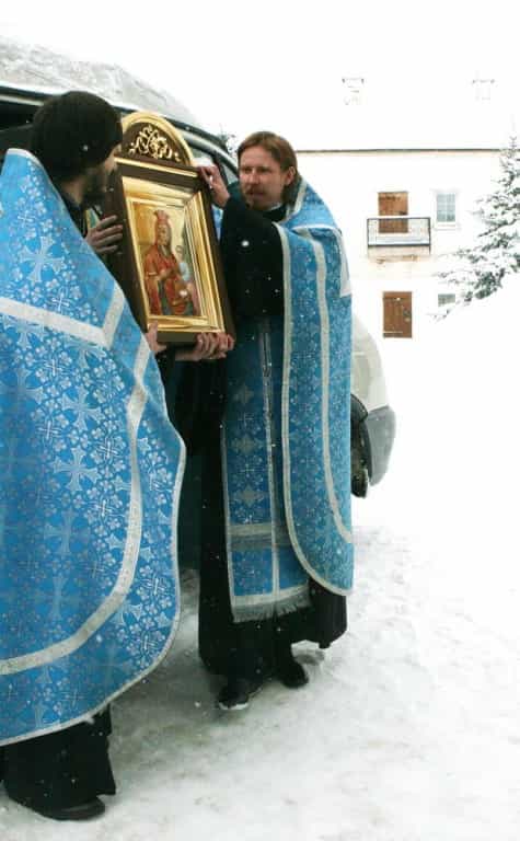 В Успенский собор принесена икона Божией Матери «Скоропослушница», написанная на Афоне