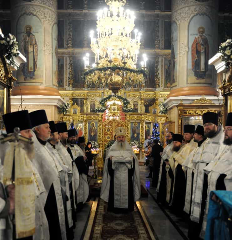 В праздник Рождества Христова митрополит Вятский и Слободской Марк совершил великую вечерню в Успенском кафедральном соборе в Кирове