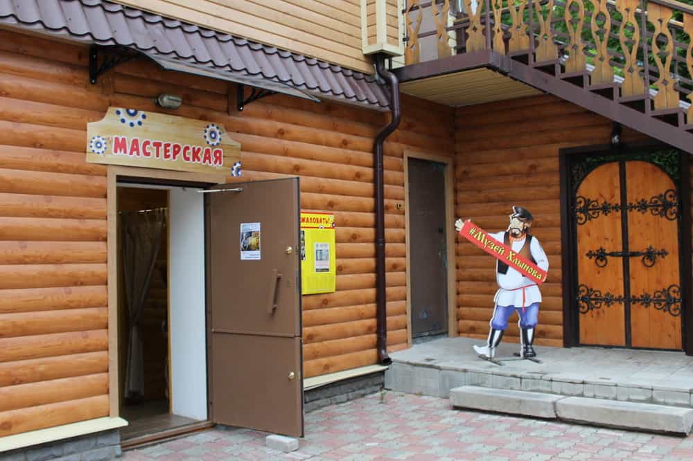 В Кирове начала работу выставка «Духовной жаждою томим»