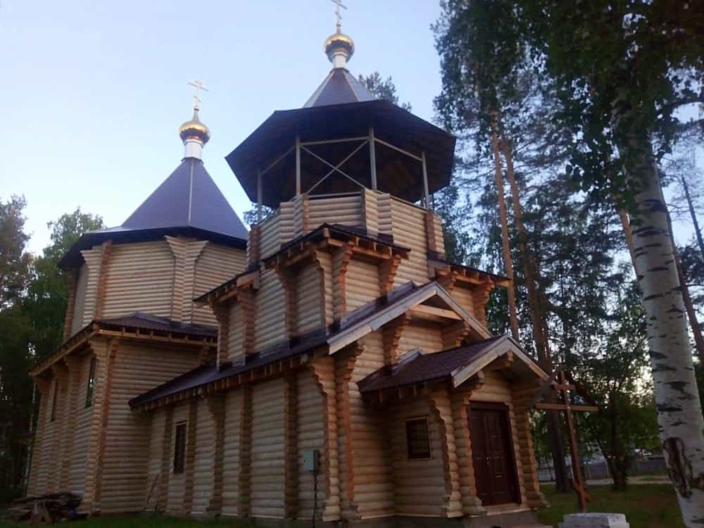 Панихида по воинам и молебен с акафистом великомученику Георгию Победоносцу в пгт. Мирный