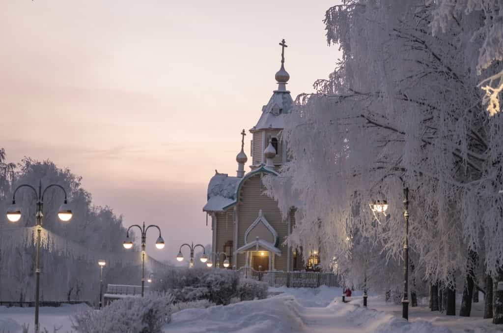 Образ Феодоровской иконы Божией Матери вернулся в Феодоровский храм города Кирова