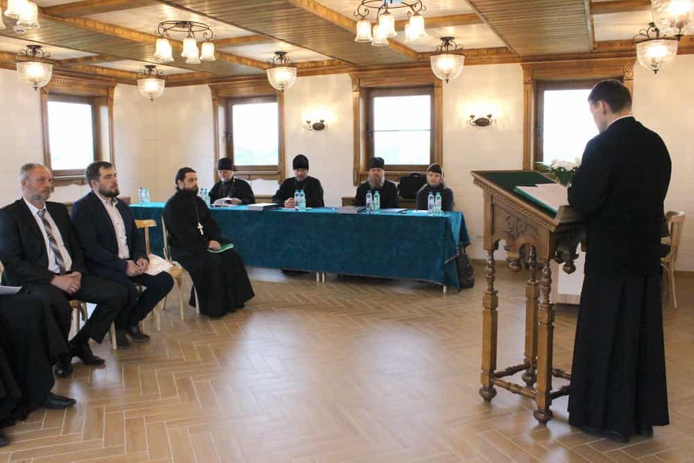 Состоялась защита дипломов выпускников заочного отделения Вятского Духовного училища