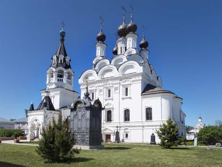 8 июля – День памяти святых благоверных князя Петра и княгини Февронии Муромских