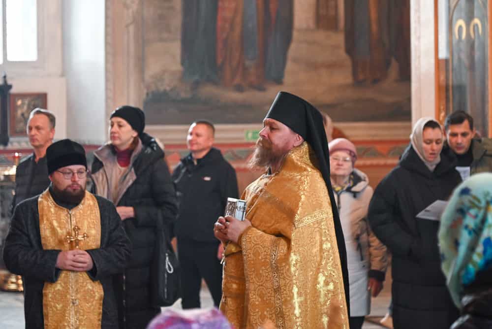Престольный праздник Трёхсвятительского храма
