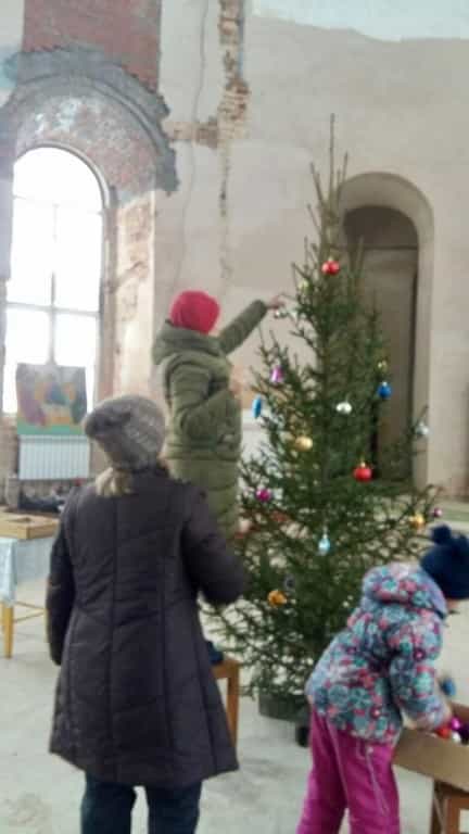 На приходах Вятской Епархии готовятся к встрече праздника Рождества Христова