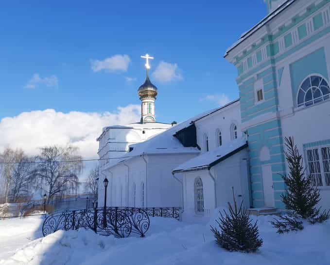 Знакомство со святынями города