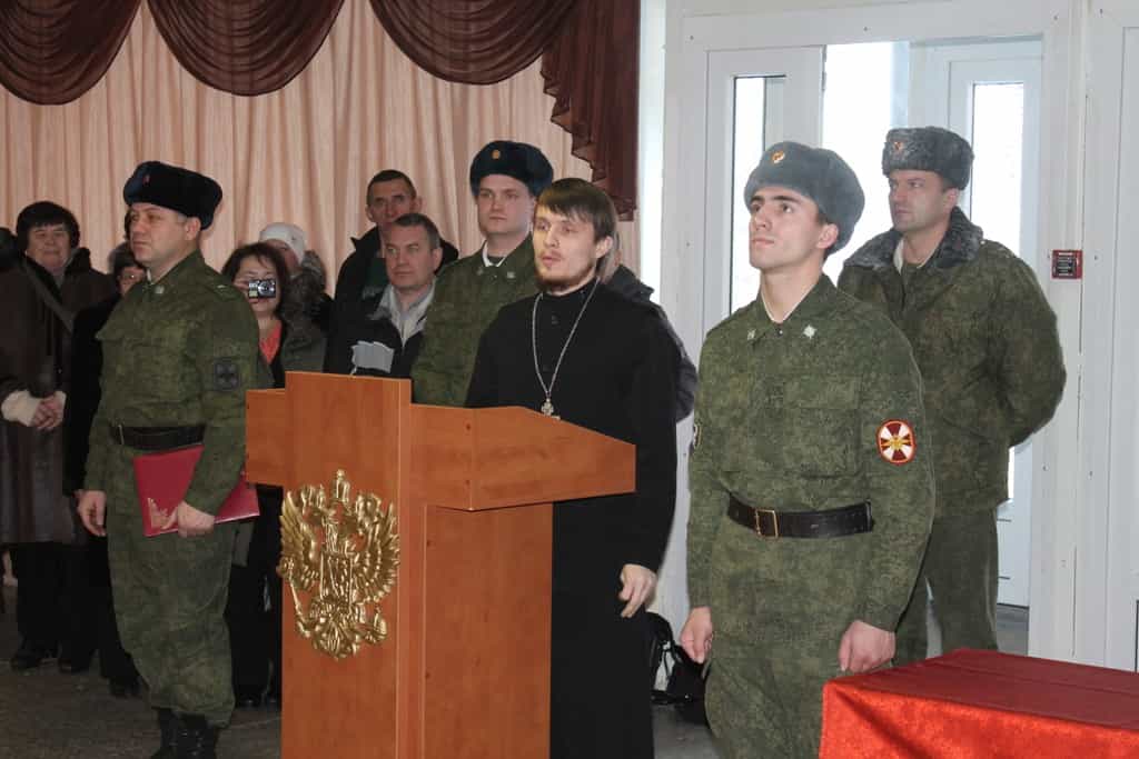 И военная присяга, и поощрение кадетов