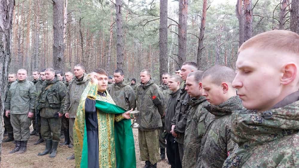 В воинской части совершались молебны и прошли беседы с военнослужащими