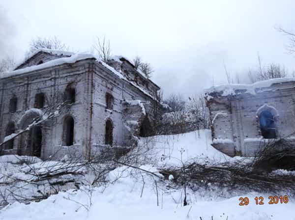 Началось возрождение храма в честь Троицы Живоначальной в селе Мокино