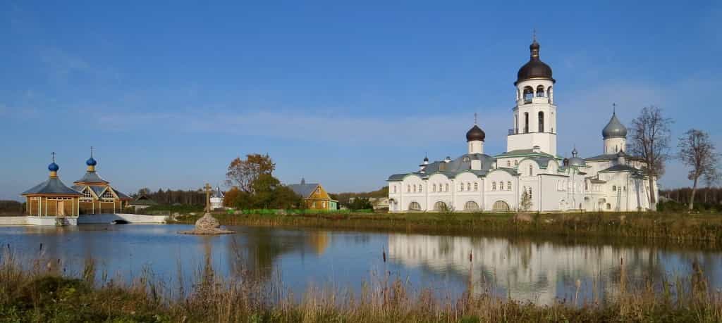 Любовь никогда не перестаёт