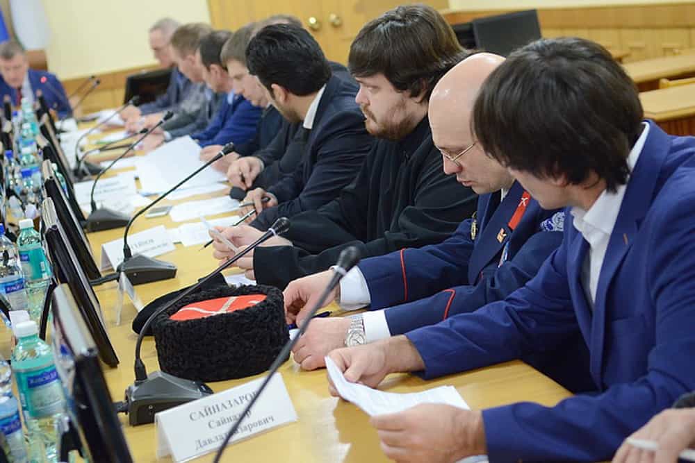 Секретарь Вятской Епархии принял участие в заседании совета по вопросам гармонизации межнациональных и межрелигиозных отношений