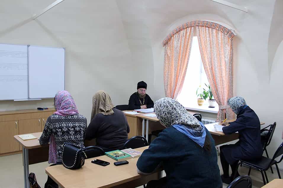 Урок церковного пения в Вятском Духовном училище