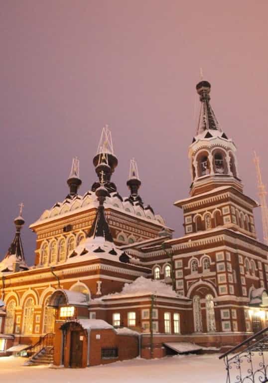 В Крещенский сочельник митрополит Марк совершил Литургию и чин великого освящения воды в Свято-Серафимовском соборе