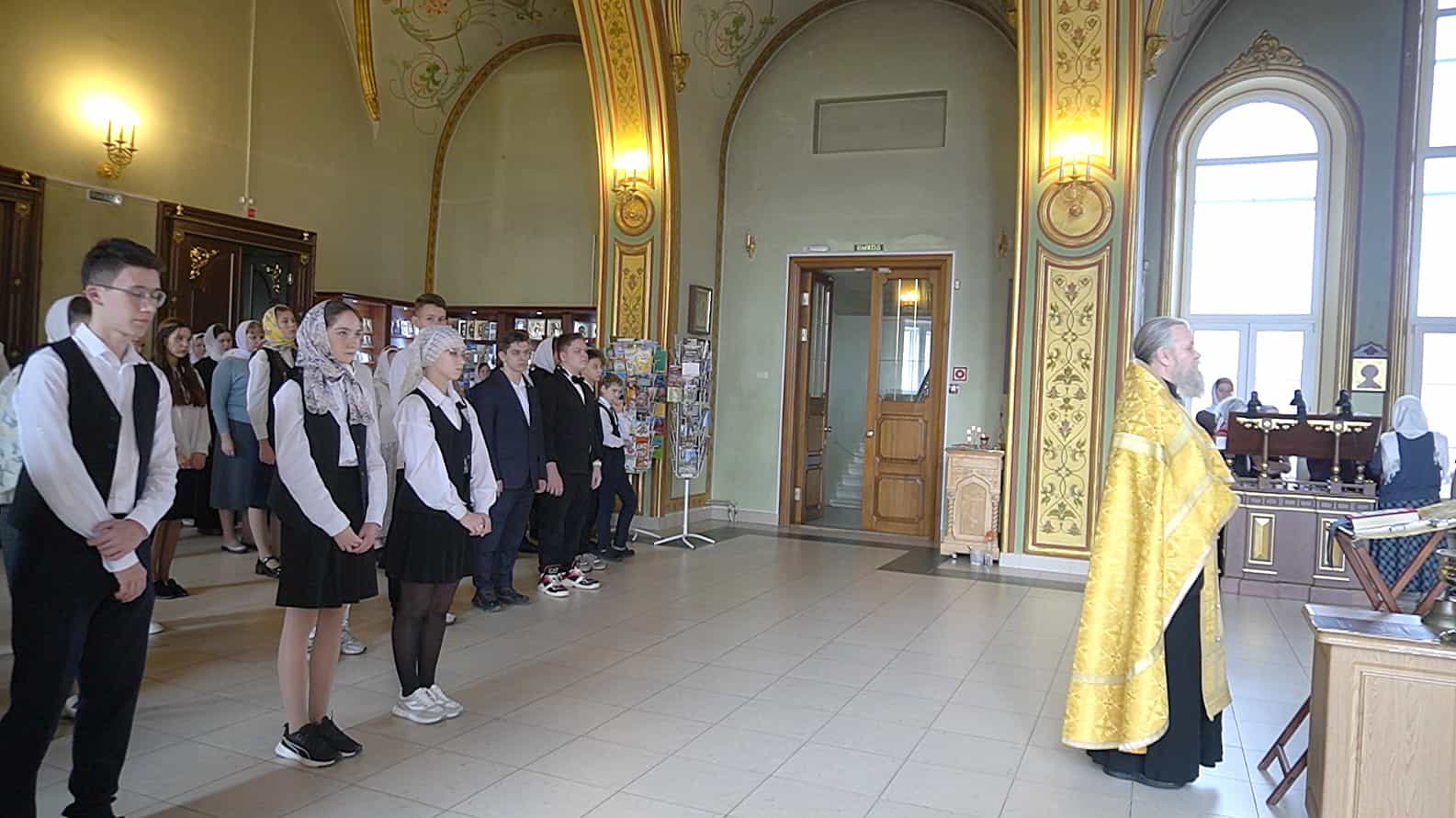 Учащиеся потрудились во славу Божию