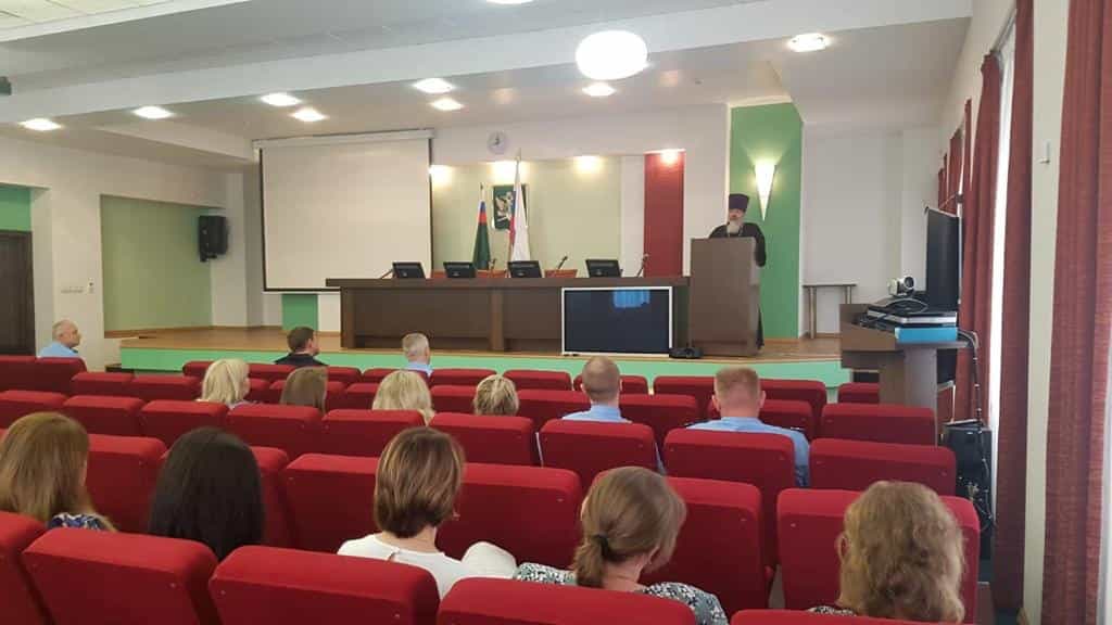 В Управлении Федеральной службы судебных приставов по Кировской области прошли беседы «О любви к Родине»