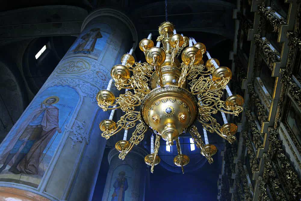 Утреня Великой Субботы с чином погребения в Успенском кафедральном соборе Кирова