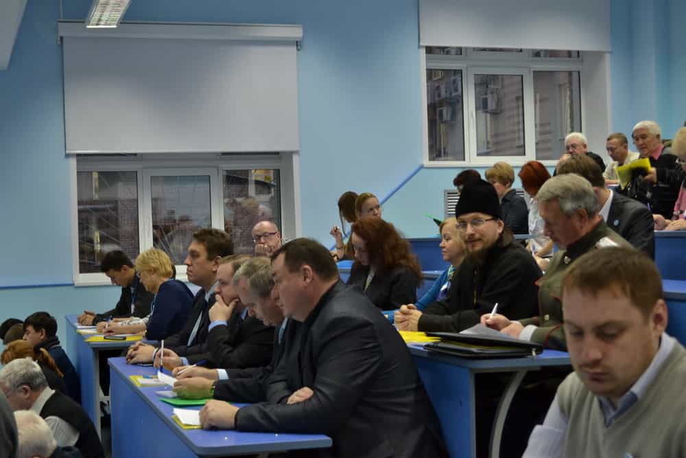 Представители Миссионерского отдела Вятской Епархии приняли участие в IV Гражданском форуме Кировской области