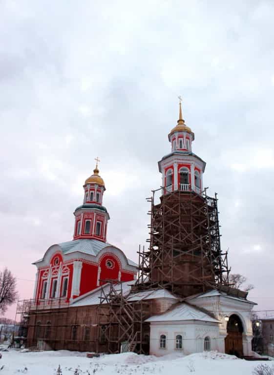 Митрополит Марк возглавил богослужение во Вселенскую родительскую субботу в Троицком храме слободы Макарье