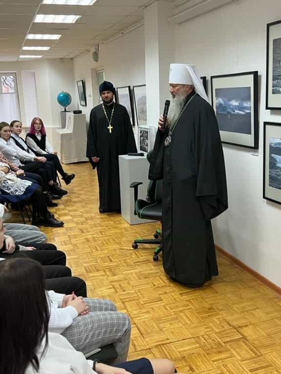 Митрополит Вятский и Слободской Марк принял участие во встрече проекта «Компас»