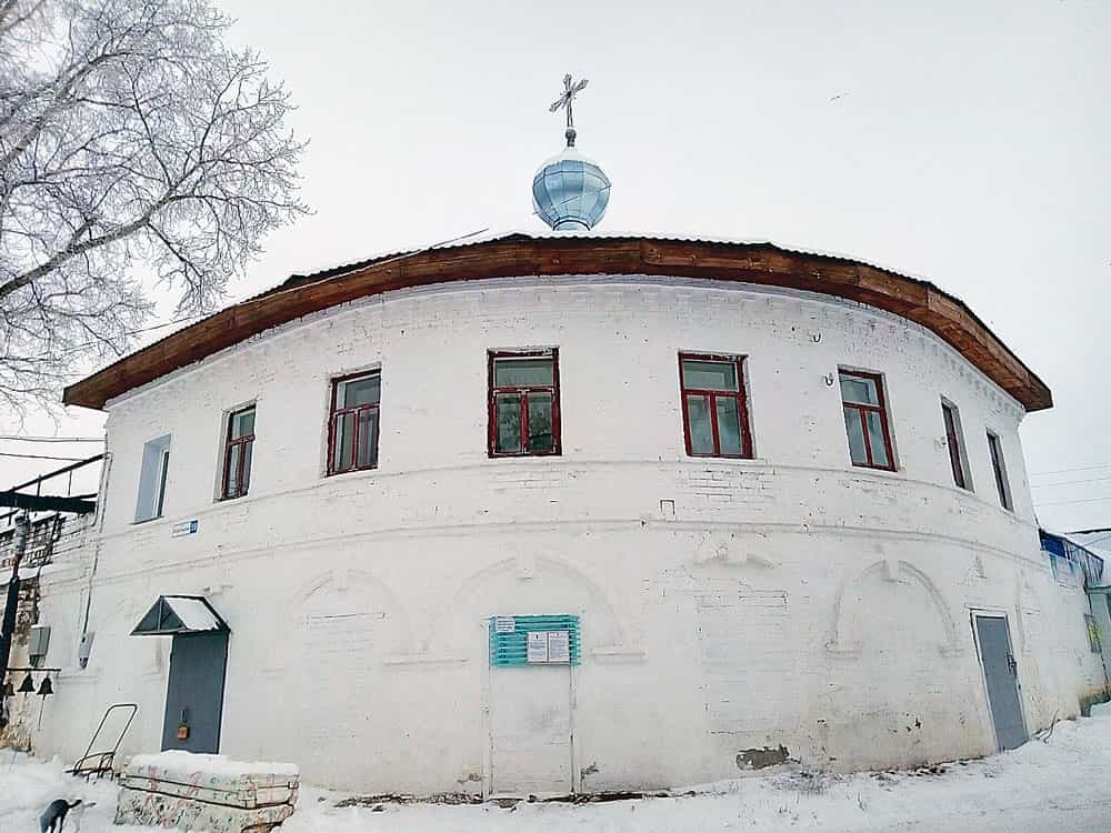 Митрополит Вятский и Слободской Марк возглавил служение Божественной литургии в Благовещенском храме с. Полом