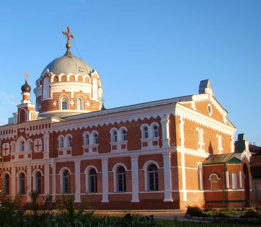 Митрополит Марк освятит крест и купола на главный храм Христорождественского женского монастыря города Слободского